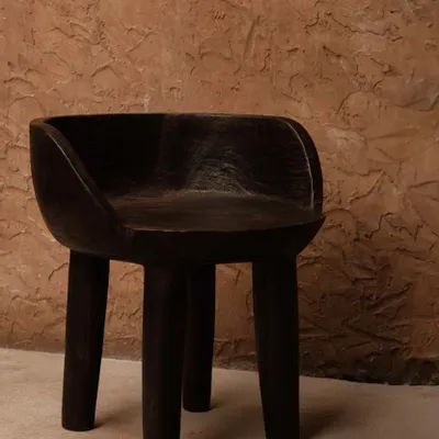 Tabourets - La Chaise Basse Sit Happens - Noyer Foncé - BAZAR BIZAR LIVING