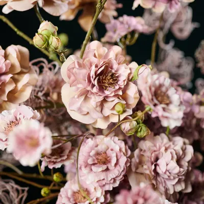 Floral decoration - Soft lilac silk flower mix - SILK-KA BV