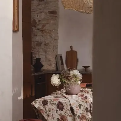 Linge de table textile - Nappe vintage à motifs de roses - LINEN TALES