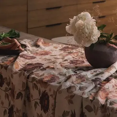 Linge de table textile - Nappe vintage à motifs de roses - LINEN TALES