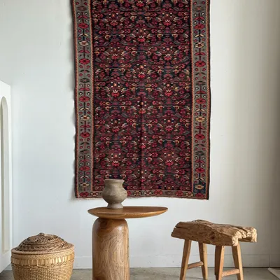 Objets de décoration - Tapis iranien à motifs floraux stylisés roses et bleus 155x105 - OFFICE OBJETS