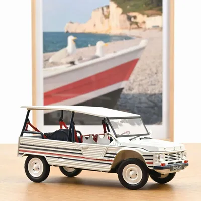 Cadeaux - Citroën Méhari 2016 Bleu Blanc Rouge - Voiture miniature 1/18 - NOREV