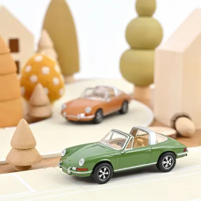 Jouets enfants - Voiture jouet Porsche 911 Targa 1969 Vert olive Jet-car 1/43 - NOREV