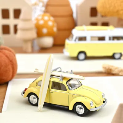Jouets enfants - Voiture jouet VW Coccinelle 1303 1973 Jaune Pastel avec Surf Jet-car 1/43 - NOREV