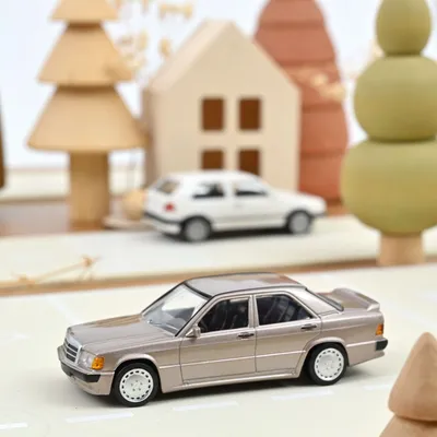 Jouets enfants - Voiture jouet Mercedes Benz 190E 2.3 16 1984 Beige métallisé Jet-car 1/43 - NOREV