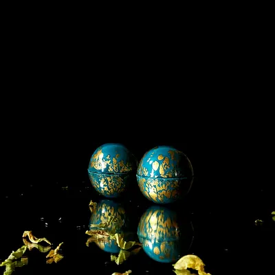 Design objects - Globe Classic Candle — Spruce - PONPON CURIOSITAS
