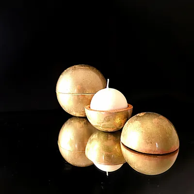 Decorative objects - Globe Classic Candle — Sandalwood - PONPON CURIOSITAS