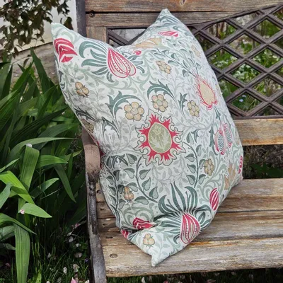 Comforters and pillows - 100% Linen Pillowcase - William Morris Persian - NORRAVILLA