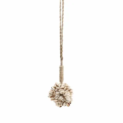 Decorative objects - The Door Shell Cowrie Tassel - Natural - BAZAR BIZAR LIVING