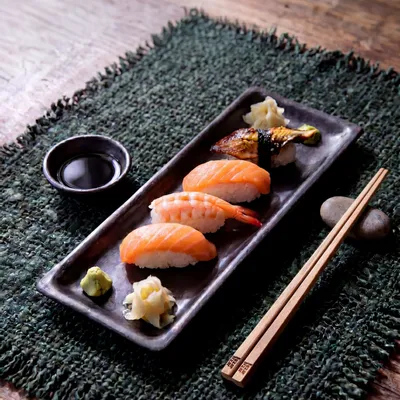 Plats et saladiers - L’Assiette Sushi Burned - Noire - L - BAZAR BIZAR LIVING