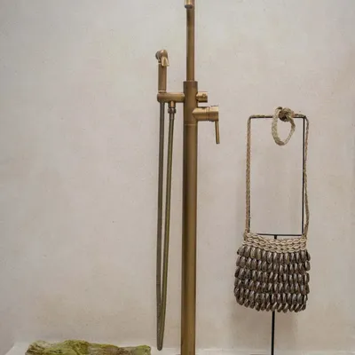 Sculptures, statuettes and miniatures - The Shell Purse on Stand - BAZAR BIZAR LIVING