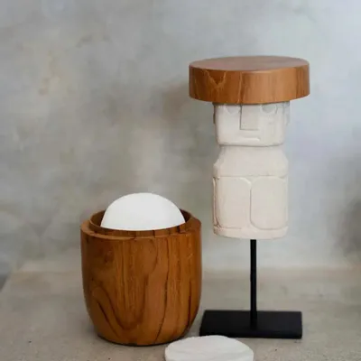 Sculptures, statuettes et miniatures - Le Sumba Man Sur Pied - BAZAR BIZAR LIVING