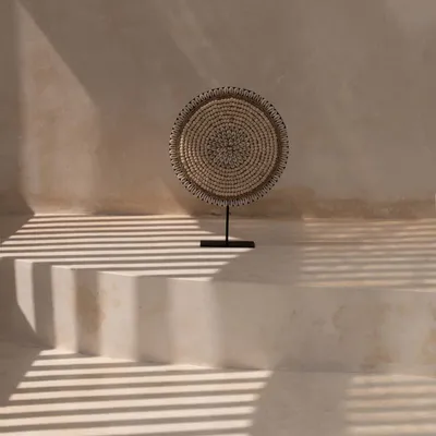 Sculptures, statuettes and miniatures - The Shell Martinique on Stand - Natural White - BAZAR BIZAR LIVING