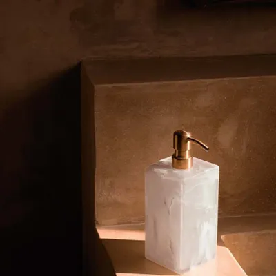 Porte-savons - Le Distributeur De Savon En Résine - Rose Blanc - BAZAR BIZAR LIVING