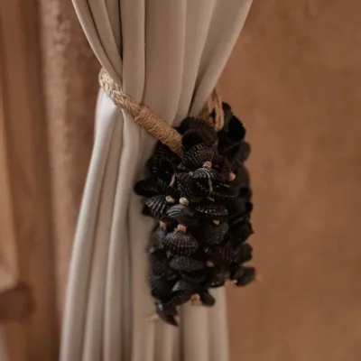 Decorative objects - The Midnight Shell Tassel - Black - BAZAR BIZAR LIVING