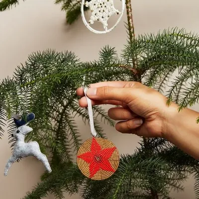 Christmas garlands and baubles - Hand Beaded Blossom of Hope Christmas Ornament - UNHCR/MADE51