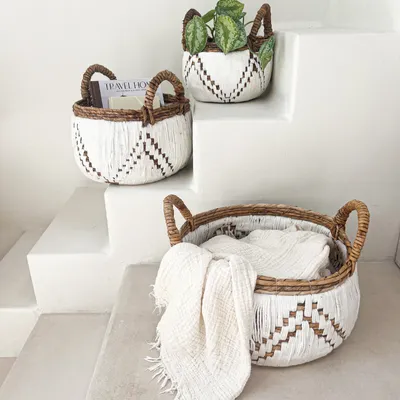 Objets de décoration - Panier artisanal Putih en fibre de bananes et macramé (Moyen) - DESIGN TRIP