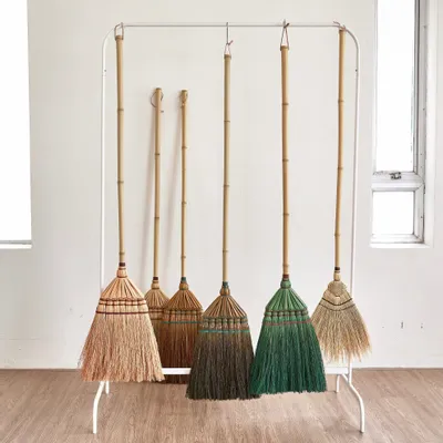 Accessoires de jardinage - Balai à Manche en Bambou - BAAN BOON BROOMS