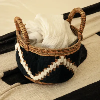 Decorative objects - Hidam basket made of natural banana fiber and macrame (small) - DESIGN TRIP