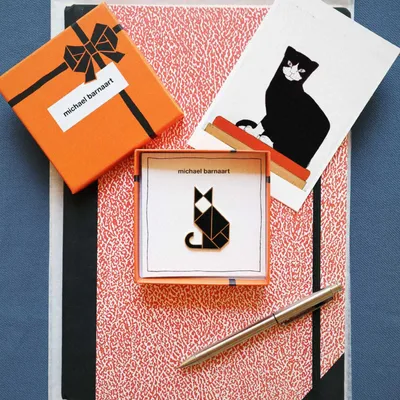 Brooches - Cat black brooch (numbered) - MICHAEL BARNAART