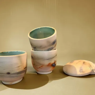 Tasses et mugs - Porcelaine d'Arita – Tasse à couvercle cuite au Saggar - JOHN MAC CERAMICS