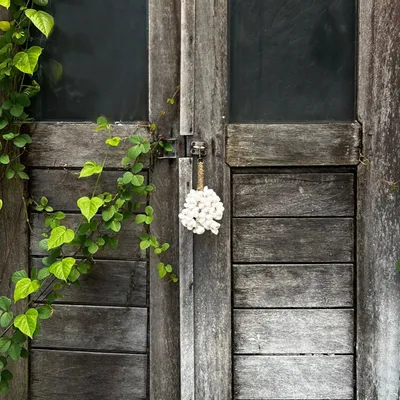 Decorative objects - The Kai Shell Keychain - White - BAZAR BIZAR LIVING
