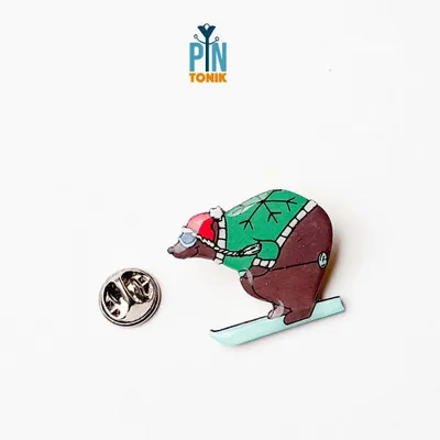 Broches - Skiing Bear Wooden Pin - PINTONIK