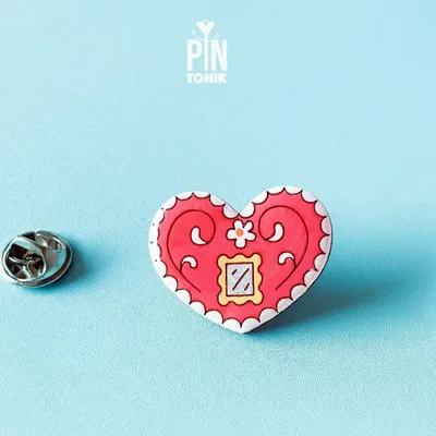 Broches - Croatian Licitar Heart Wooden Pin - PINTONIK