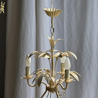 Decorative objects - Small vintage floral chandelier in cream painted metal with 3 light ar - OFFICE OBJETS