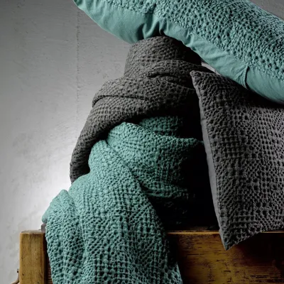 Linge de lit - Jeté Tana Prusse 180 X 260 - MAISON VIVARAISE - SDE VIVARAISE WINKLER