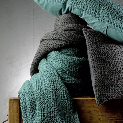 Linge de lit - Jeté Tana Prusse 260 X 260 - MAISON VIVARAISE - SDE VIVARAISE WINKLER