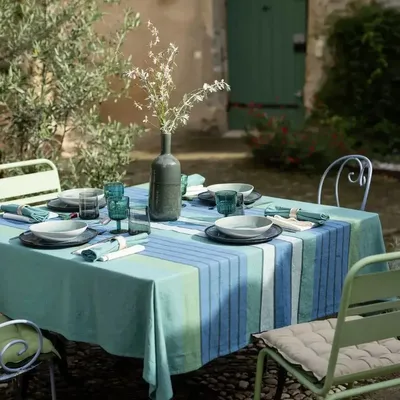 Table cloths - Yuna Recycled Tablecloth Paon 170 X 170 - MAISON VIVARAISE - SDE VIVARAISE WINKLER