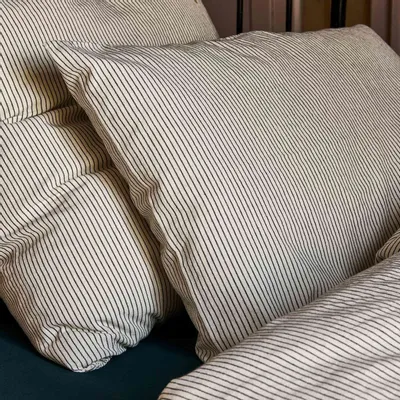 Linge de lit - Taie d'oreiller Léonie Caviar 65 x 65 - LA CERISE SUR LE GATEAU