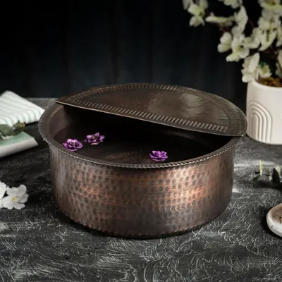 Spas - Vasque de Pédicure et Bain de Pieds en Cuivre Martelé avec Repose-Pied - BELS & PEARL