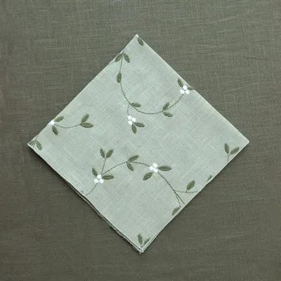Table linen - Embroidered Linen Napkin | VISCHIO Green - GIARDINO SEGRETO