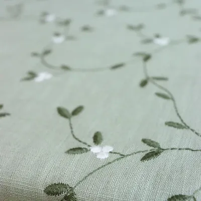 Table linen - Embroidered Linen Placemat | VISCHIO Green - GIARDINO SEGRETO