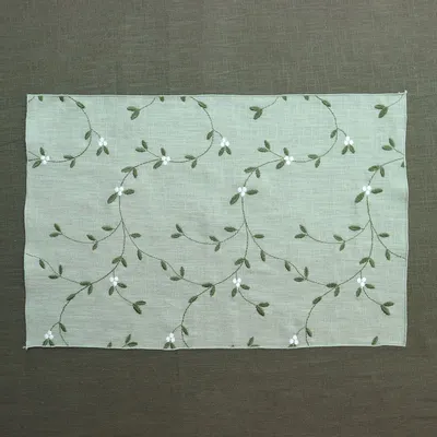 Table linen - Embroidered Linen Placemat | VISCHIO Green - GIARDINO SEGRETO