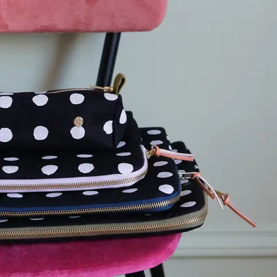 Pochettes - Housse ordinateur Mia Caviar 15-16"" - LA CERISE SUR LE GATEAU