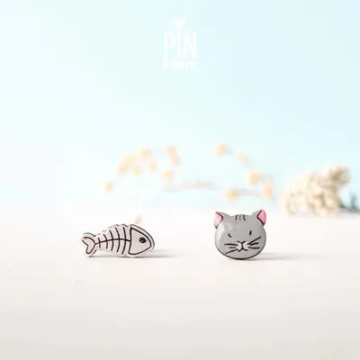 Cat & Fishbone Mismatched Stud Earrings - PINTONIK
