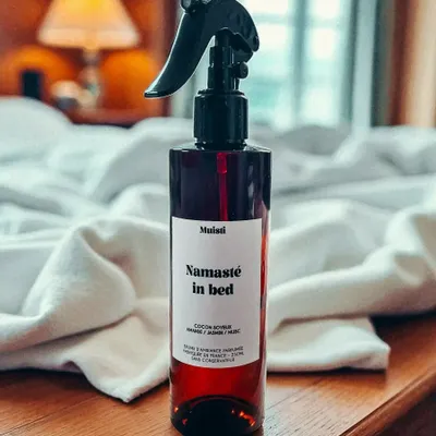 Parfums d'intérieur - Brume d'ambiance - Namasté in bed -Odeur Amande Jasmin Musc – 250ml - MUISTI