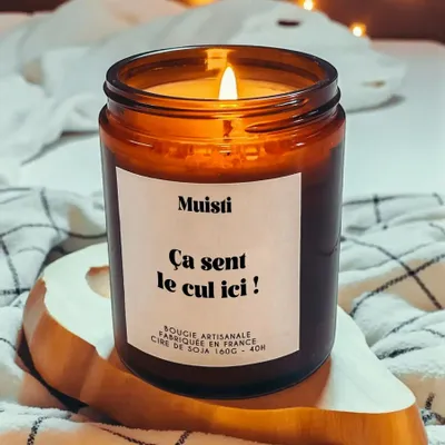 Cadeaux - Bougie Parfumée - Ca sent le cul ici ! - Musc blanc – 160g - MUISTI