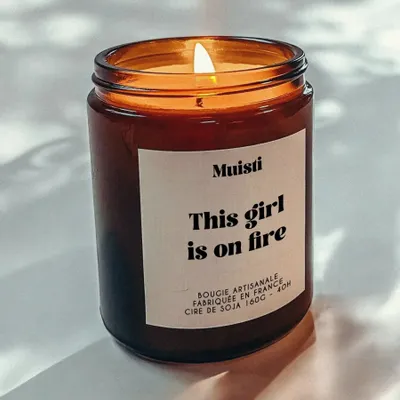 Cadeaux - Bougie Parfumée - This girl is on fire - Musc blanc – 160g - MUISTI