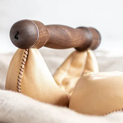 Appareils de fitness - NOHRD SwingBell | Haltère de balancement en cuir - WATERROWER | NOHRD FRANCE