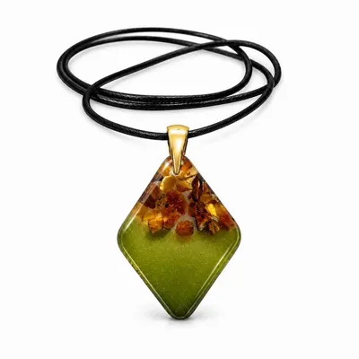 Jewelry - Baltic Amber & Resin Pendant – Diamond, 37x26x6 mm – Emerald Reverie - GLASS4CANDLES