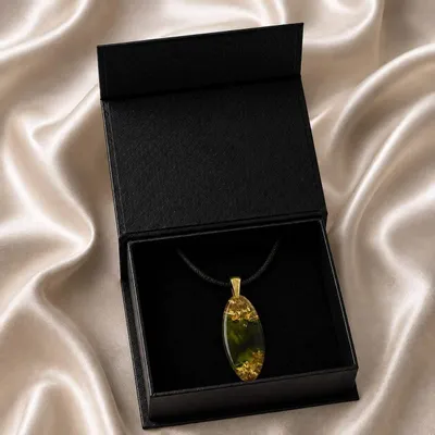 Jewelry - Resin & Gold-Tone Leaf Pendant – Drop, 39x16x6 mm – Golden Reflections - GLASS4CANDLES