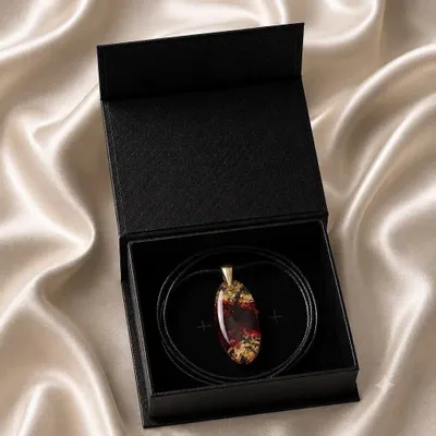 Jewelry - Resin & Gold-Tone Leaf Pendant – Drop, 39x16x6 mm – Red Stardust - GLASS4CANDLES
