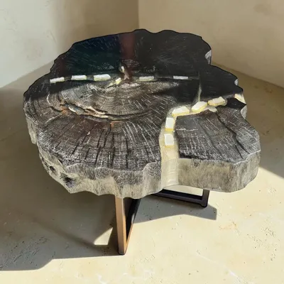 Tables basses - Table basse en chêne noir et sélénite – 45x60x52 cm – Selenite Vein - GLASS4CANDLES
