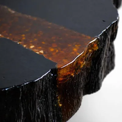 Tables basses - Table basse en chêne noir ancien et résine – 50x60x60 cm - GLASS4CANDLES