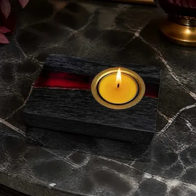 Bougeoirs et photophores  - Bougeoir en chêne noir et métal doré, 30x120x80 mm – large bande rouge - GLASS4CANDLES
