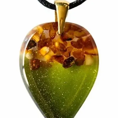 Jewelry - Baltic Amber & Resin Pendant – Drop, 37x26x6 mm – Emerald Reverie - GLASS4CANDLES